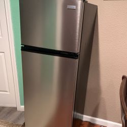 Small Refrigerator 