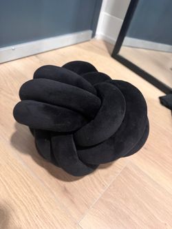 Black velvet Knot Decorative Throw Pillow