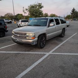 2004 Chevy Suburban 1500 LT 2wd