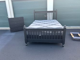 Queen size bed set cash only