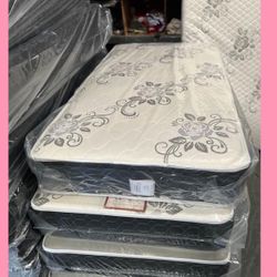 Twin size mattress/ Colchon