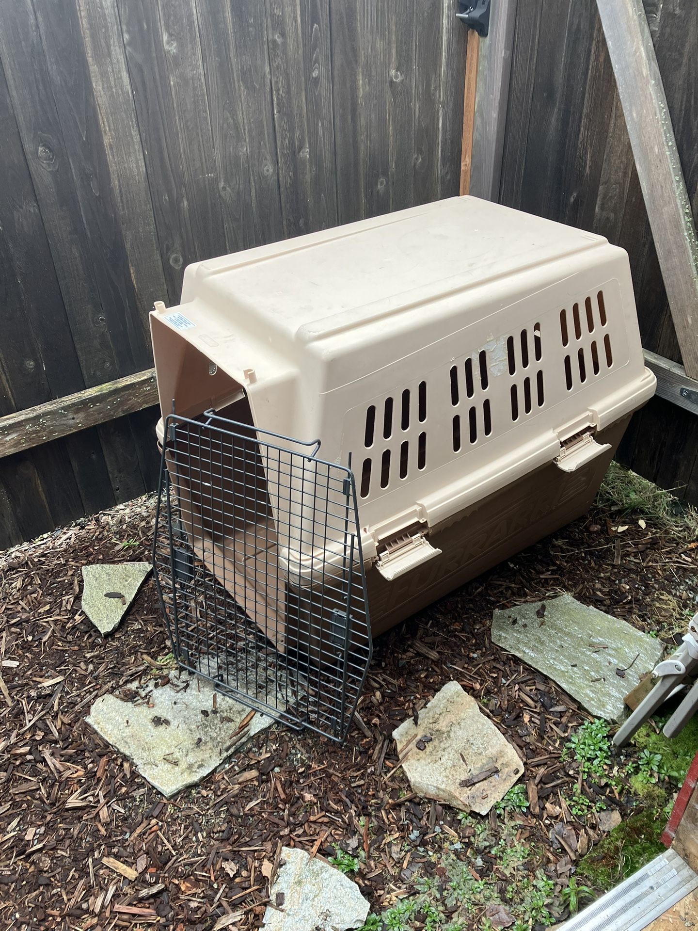 Large Furrarri Dog Crate 