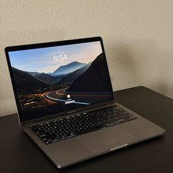 M2 MacBook Pro 13” (2022) - 16GB RAM - 512GB Storage (Touchbar)