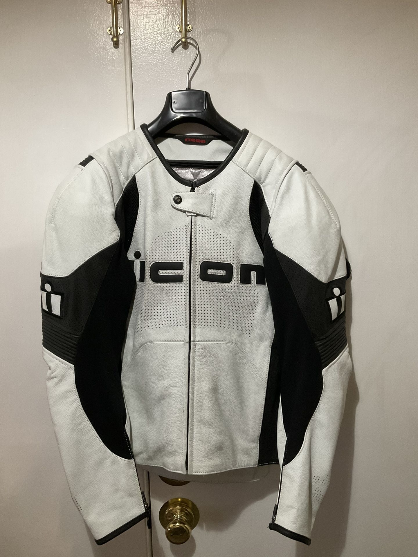 Mens ICON Overlord perforated leather motorcycle jacket (L)