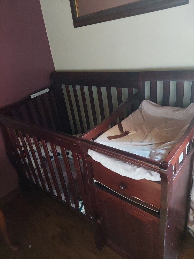 Baby Bed With Changing Table And Mattress