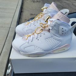 Jordan 6 Retro
Gold Hoops (Women's)