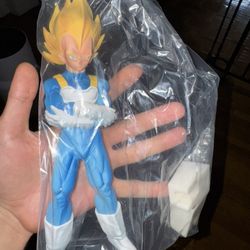 Vegeta Figure Super Saiyan SSJ Statue Collectible