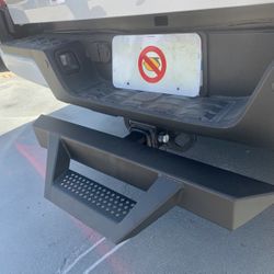 tacoma tow hitch step