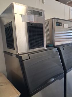 Commercial Ice Machine with Storage Bin