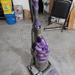 Dyson Vacuum 