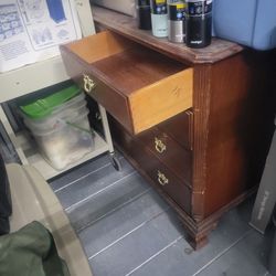 Dresser (Free)