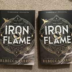 Iron Flame - Rebecca Yarros BOOK