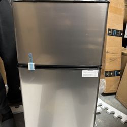 Aunkis  Compact Fridge 