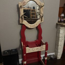 Mirrored hat stand