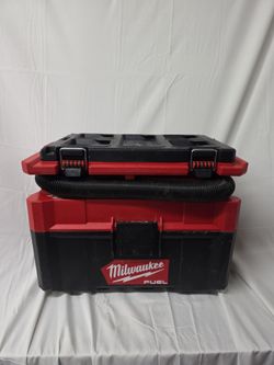 MILWAUKEE SHOP VAC