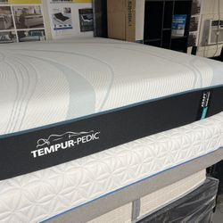 Full Size Tempurpedic Adapt Medium Feel