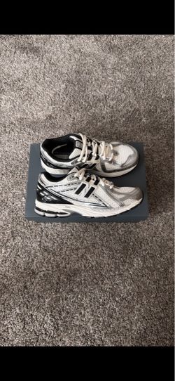 New Balance Size 8 Men