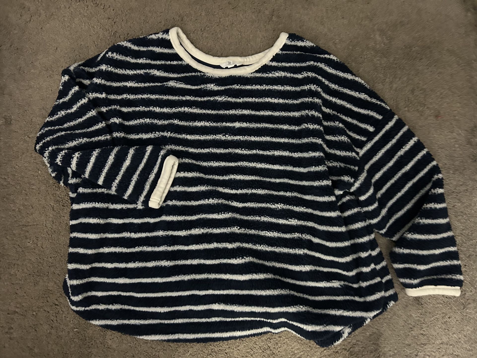 Black and white fleece striped shirt size XXL