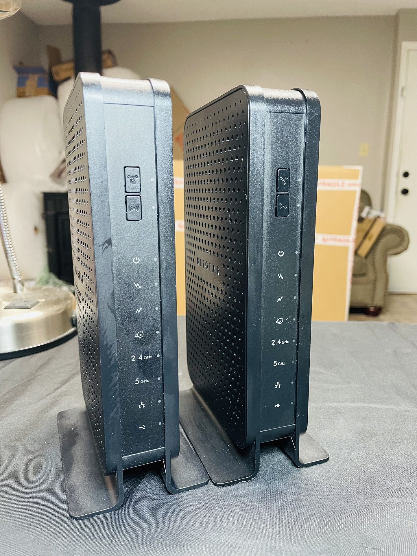 Lot of 2 routers netgear c3700 WiFi n600 cable modem router