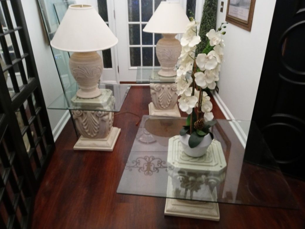 Beautiful 3pc Living room Tables With lamps