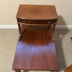 Classic Mid Century Modern end Table With Drawer 