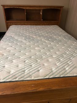 Cama en buenas condiciones