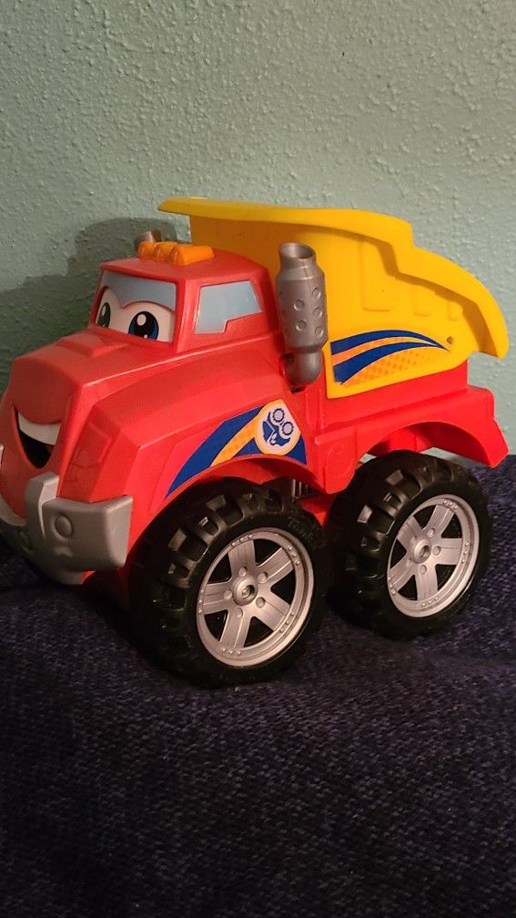Tonka Talking Chuck and Friends 32181 from 2011 Dump Truck,So Cute And Interactive. East,West, North