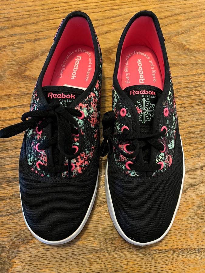 New Woman’s Reebok Black & Floral Pink Shoes Size 6