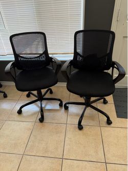 2 Latitude Run Alondria Mesh Task Chairs