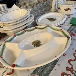 Pfaltzgraff vintage Christmas Dinner Set