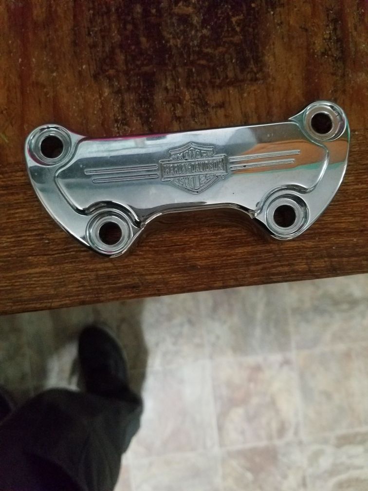 Harley handlebar top clamp