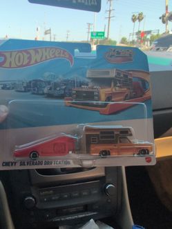 Hot Wheels Track Fleet Silverado Driftcation