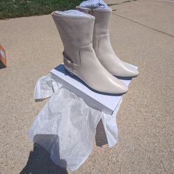 Brand New Calvin Klein White Boots Size 7.5 