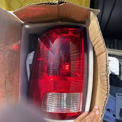 2014 Dodge Ram 1500 Headlights Taillights Fog lamps 