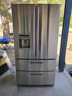 Fridge LG 4 doors stainless steel refrigerator water and ice dispenser ice 🧊 👍