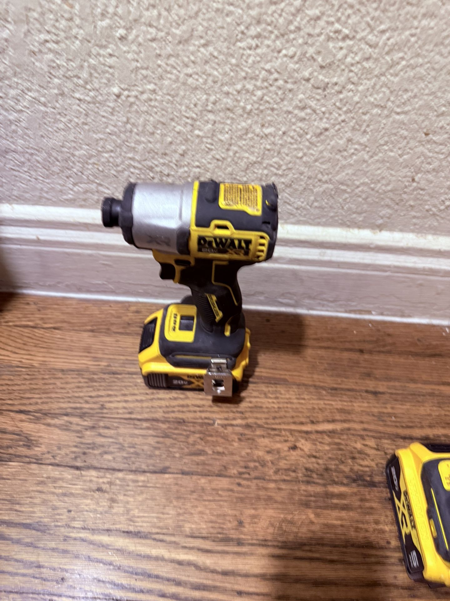 DEWALT (No ratings yet) DeWalt DCF850B 20-Volt MAX Atomic Compact Cordless Impact Driver, Brushless Motor, TOOL ONLY - Quantity 6