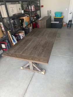 Farmhouse Pedestal Dining Table with Leaf