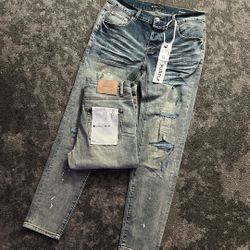 🚨BRAND NEW🚨Light Blue Purple Jeans🛍️🔌