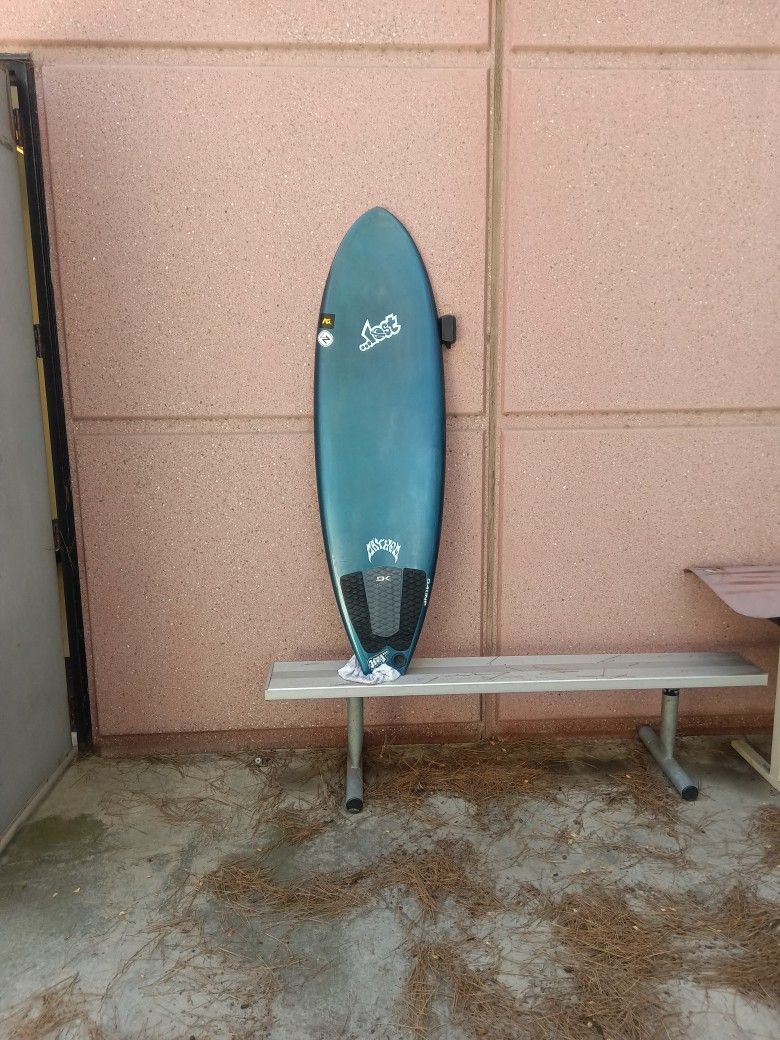 Lost Surfboard, RNF , Aviso