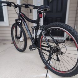 ozone 500 Men's Bike N 275   21 speed Mountain Bike Like New