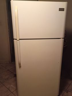 Frigidaire Refrigerator /Freezer