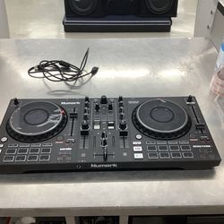 NUMARK MIXTRACK PLATNIUM FX
