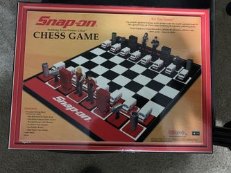 Snap on chess game board