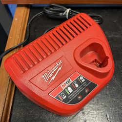 Milwaukee 12V Charger 