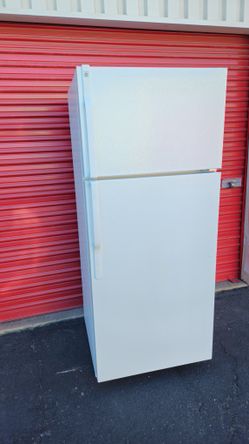 GE White Refrigerator 