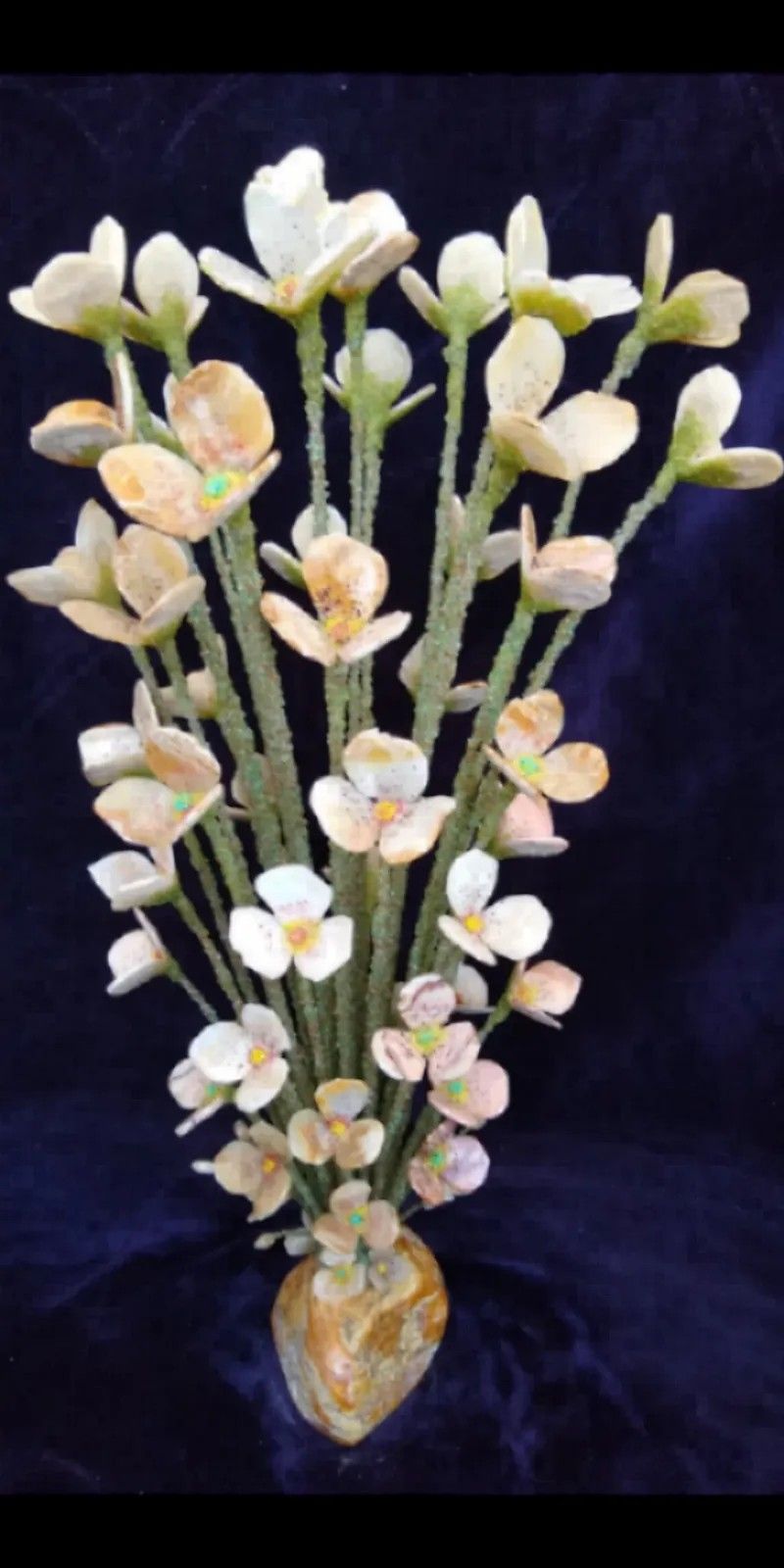 GORGEOUS BUNCH OF
FLOWERS.\HANDMADE\