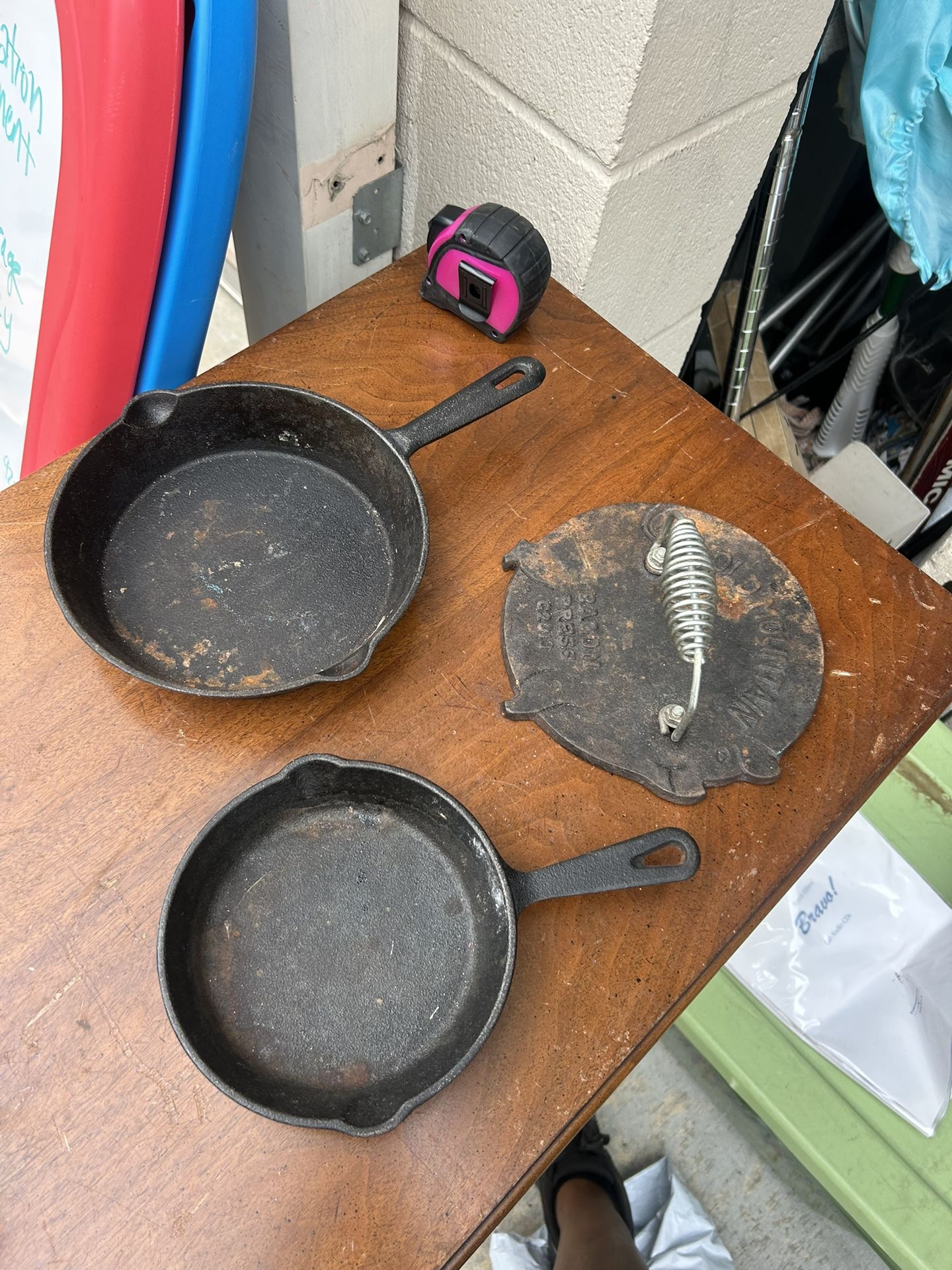 Art craft repurpose from estate sale cast iron skillets x 2 & bacon press