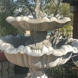 Giant Rebecca Water Fountain 