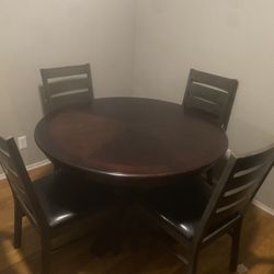 Dining Room Table And Chairs 