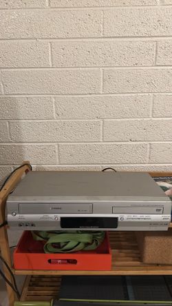 Toshiba VHS DVD dual player with original remote
